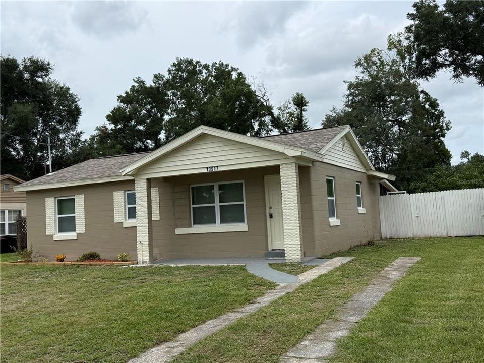 For Sale: $249,500 (2 beds, 2 baths, 1123 Square Feet)