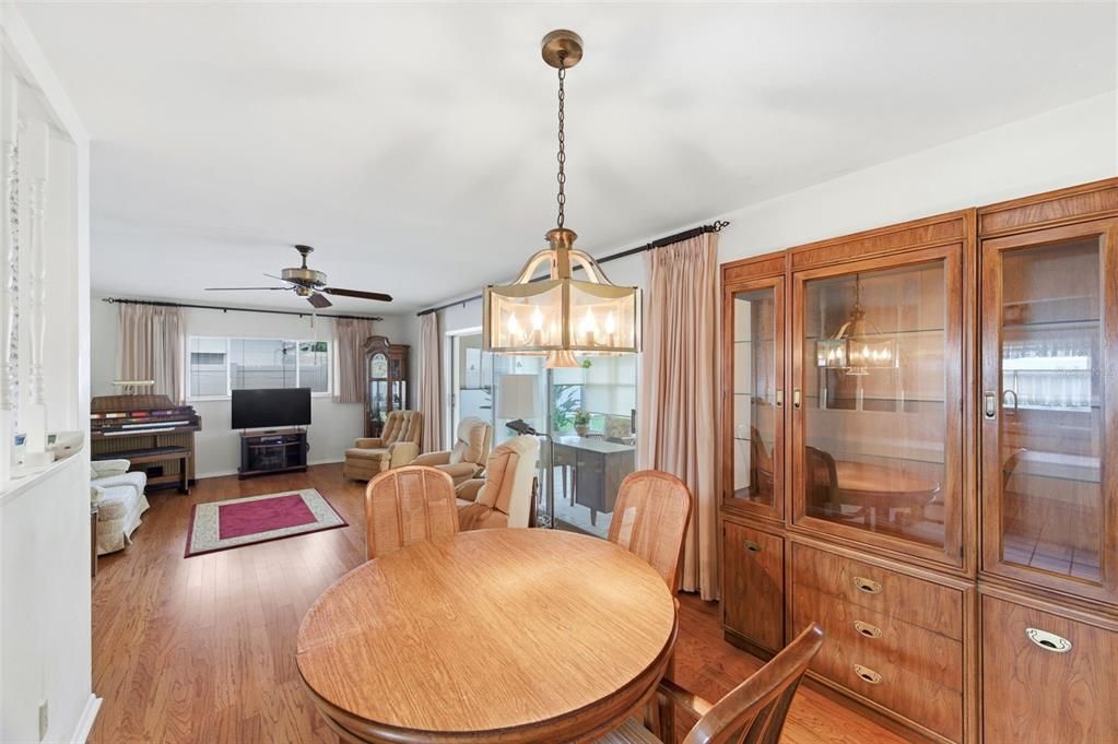 For Sale: $409,900 (3 beds, 2 baths, 1259 Square Feet)