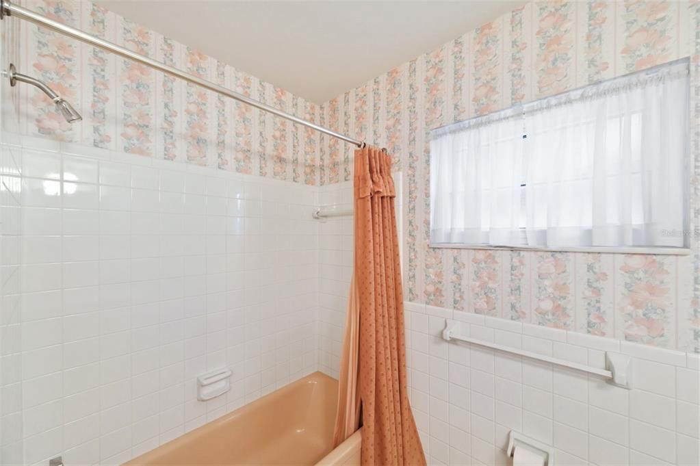 For Sale: $409,900 (3 beds, 2 baths, 1259 Square Feet)