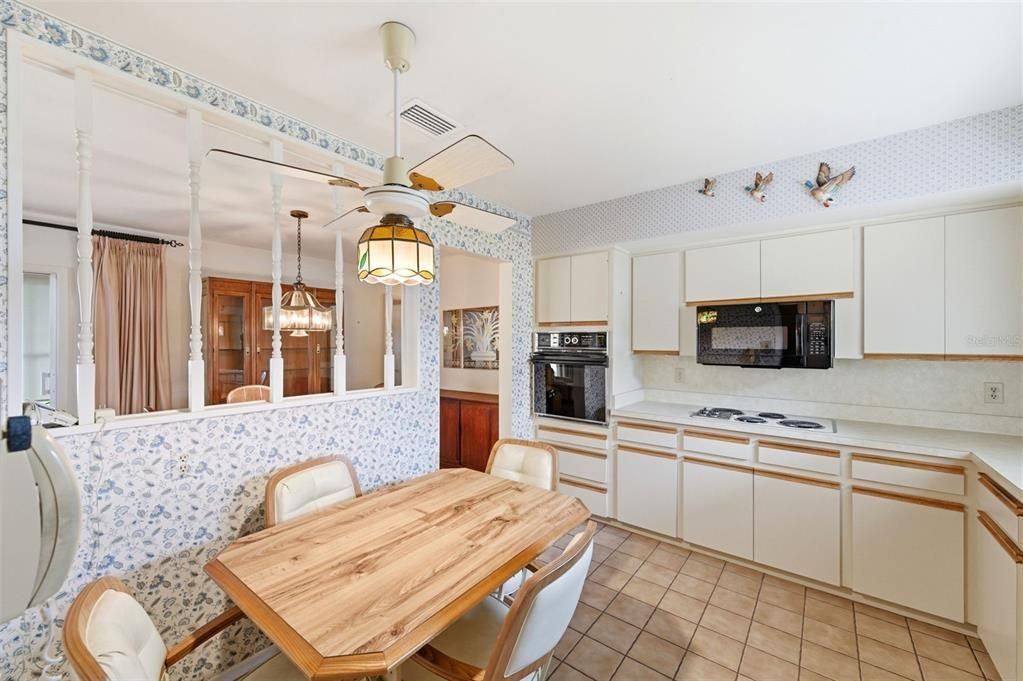 For Sale: $409,900 (3 beds, 2 baths, 1259 Square Feet)