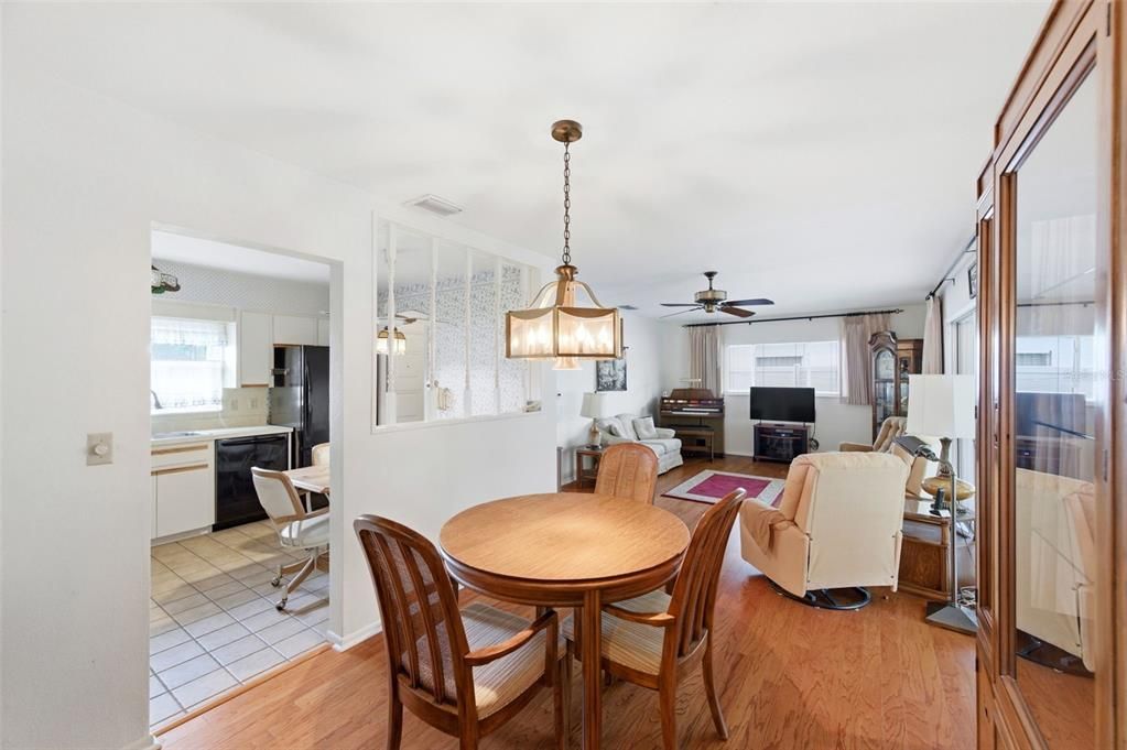 For Sale: $409,900 (3 beds, 2 baths, 1259 Square Feet)