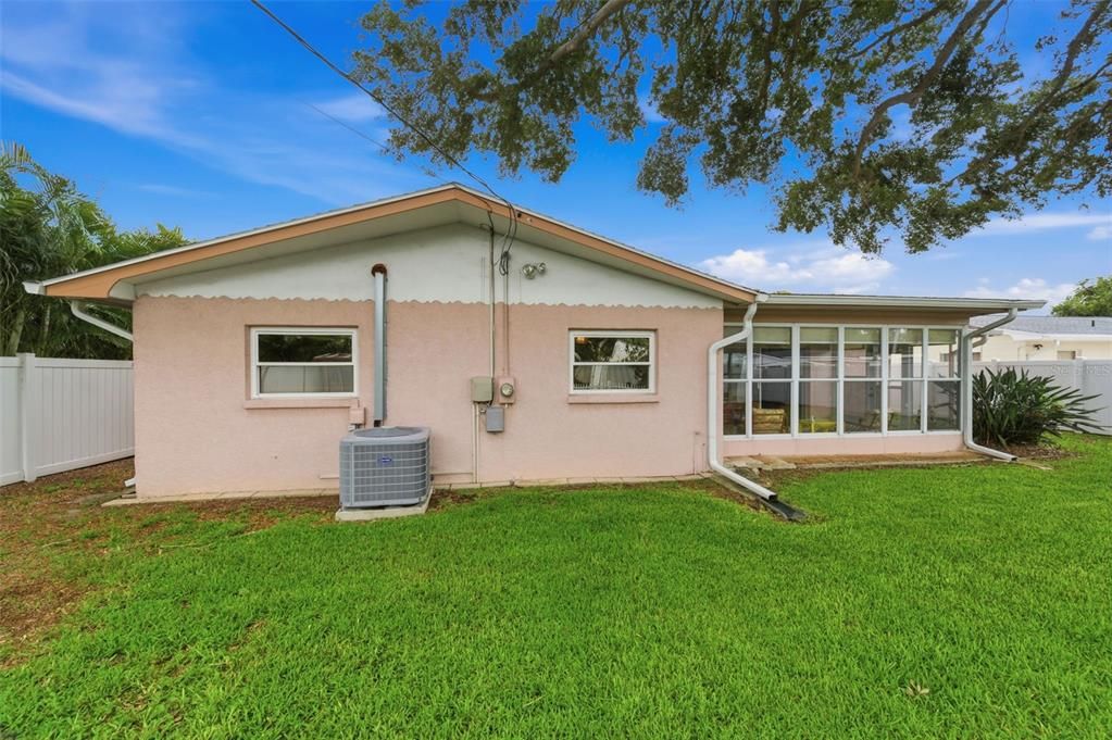For Sale: $409,900 (3 beds, 2 baths, 1259 Square Feet)