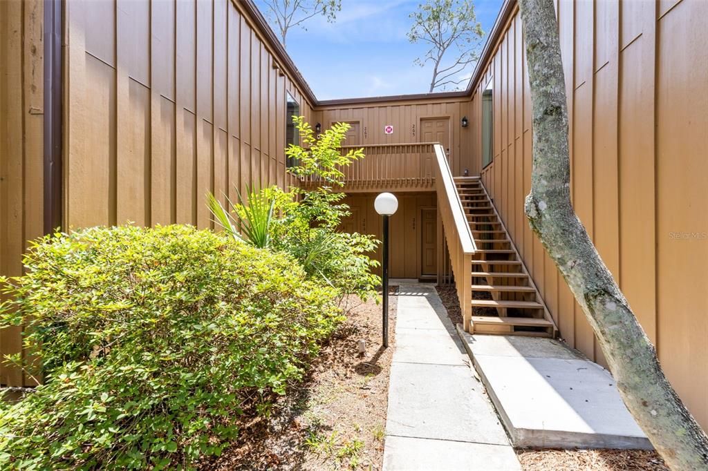 For Sale: $229,900 (2 beds, 2 baths, 1143 Square Feet)