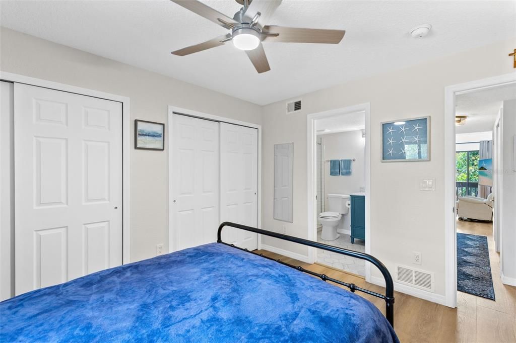 For Sale: $229,900 (2 beds, 2 baths, 1143 Square Feet)