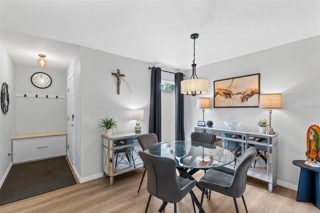 For Sale: $229,900 (2 beds, 2 baths, 1143 Square Feet)