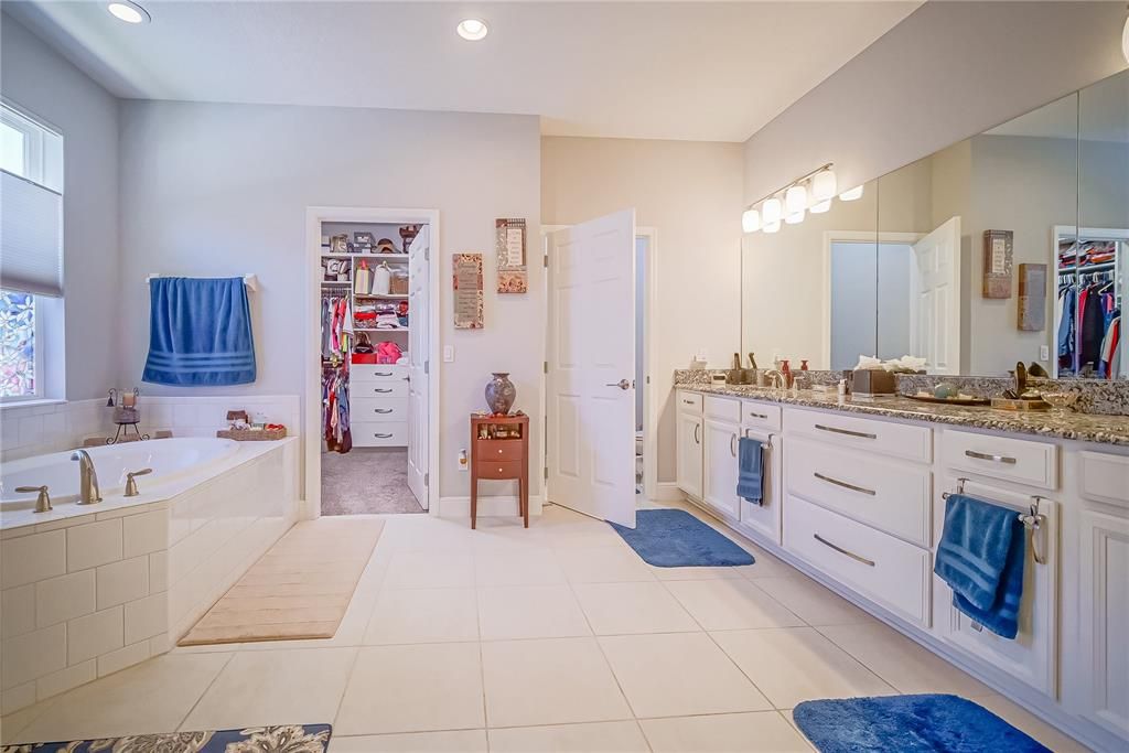 For Sale: $795,000 (4 beds, 4 baths, 2921 Square Feet)