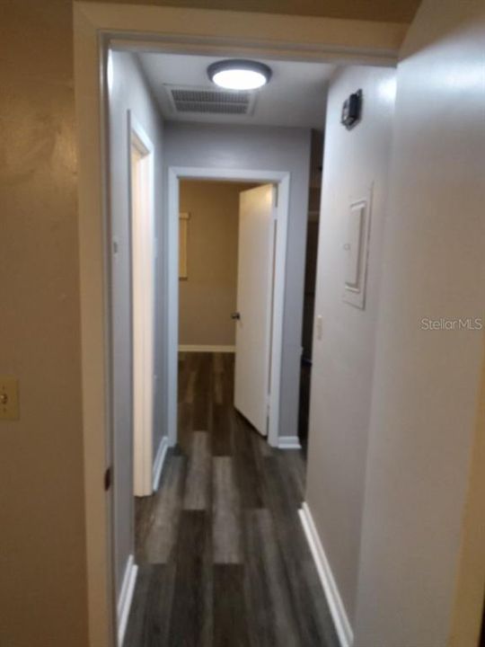 For Sale: $79,990 (2 beds, 1 baths, 800 Square Feet)