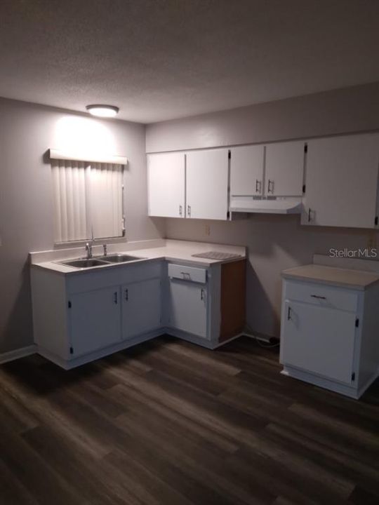 For Sale: $79,990 (2 beds, 1 baths, 800 Square Feet)