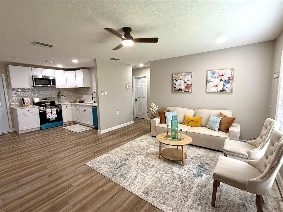 For Sale: $198,000 (3 beds, 2 baths, 800 Square Feet)