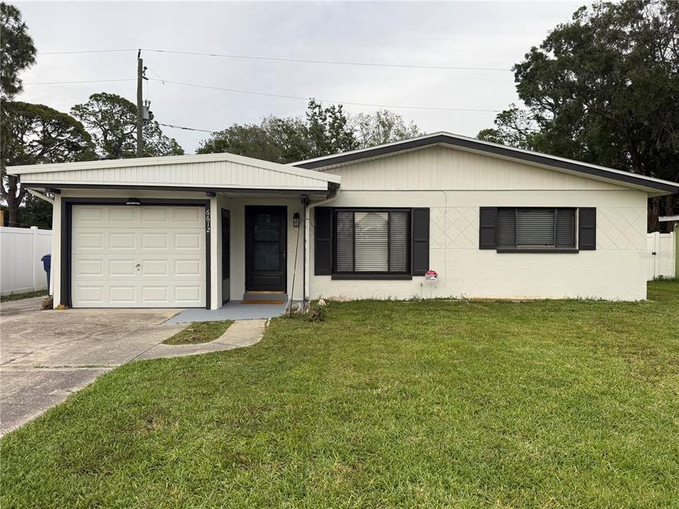 For Sale: $198,000 (3 beds, 2 baths, 800 Square Feet)
