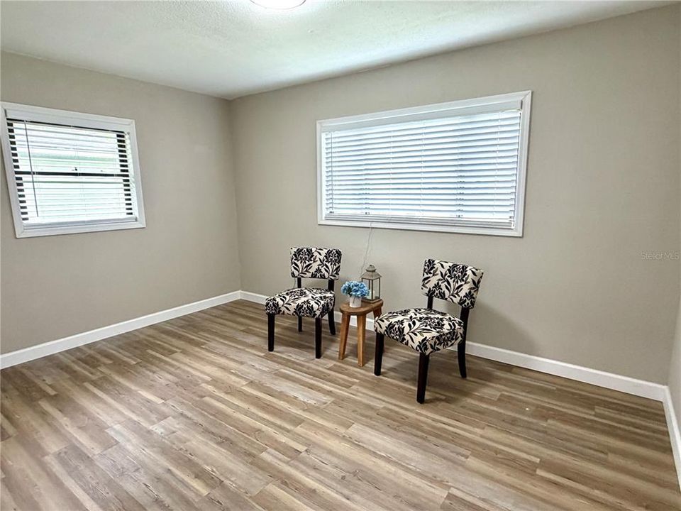 For Sale: $198,000 (3 beds, 2 baths, 800 Square Feet)