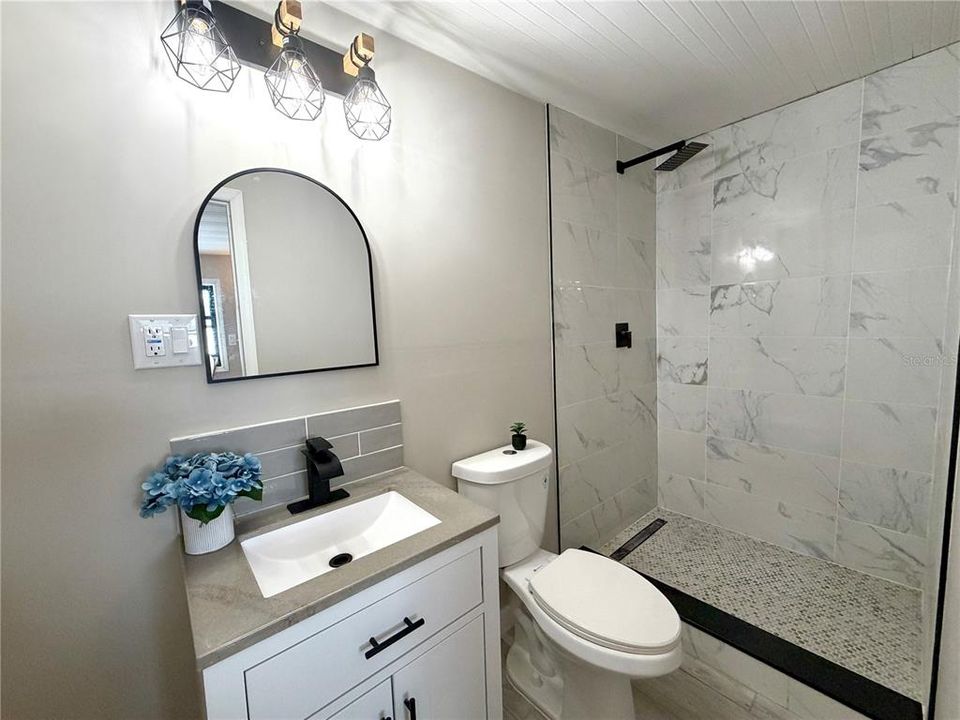 For Sale: $198,000 (3 beds, 2 baths, 800 Square Feet)