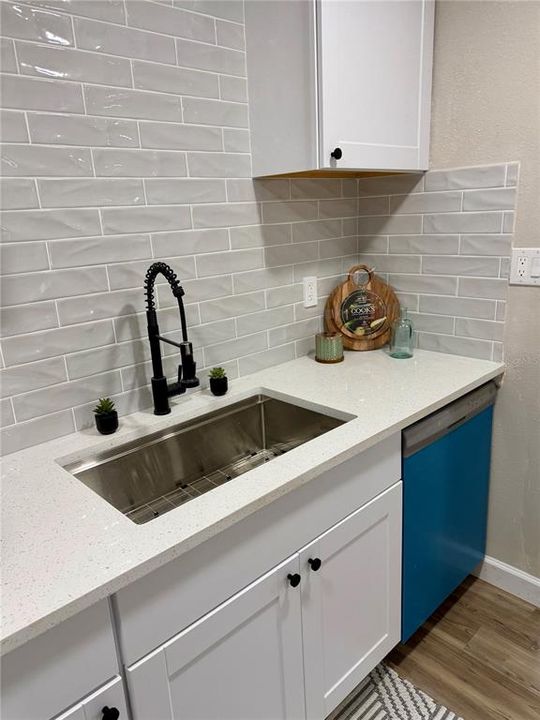 For Sale: $198,000 (3 beds, 2 baths, 800 Square Feet)