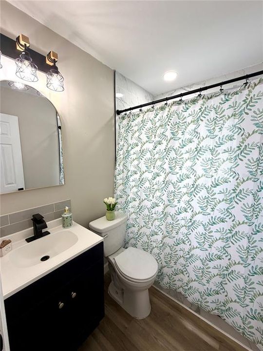 For Sale: $198,000 (3 beds, 2 baths, 800 Square Feet)