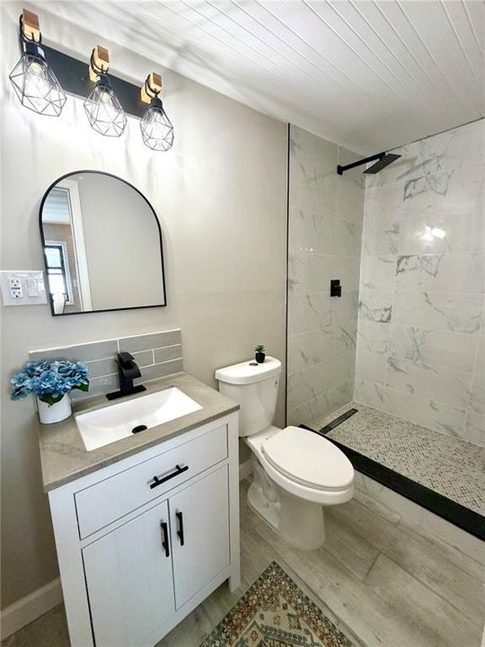 For Sale: $198,000 (3 beds, 2 baths, 800 Square Feet)