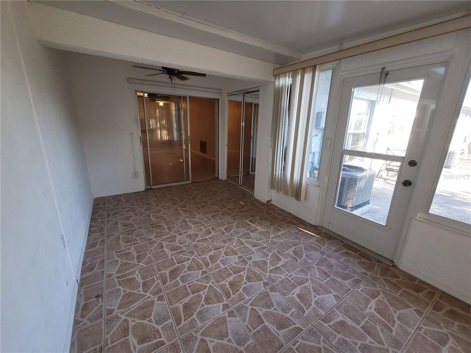 For Rent: $1,375 (2 beds, 2 baths, 1008 Square Feet)