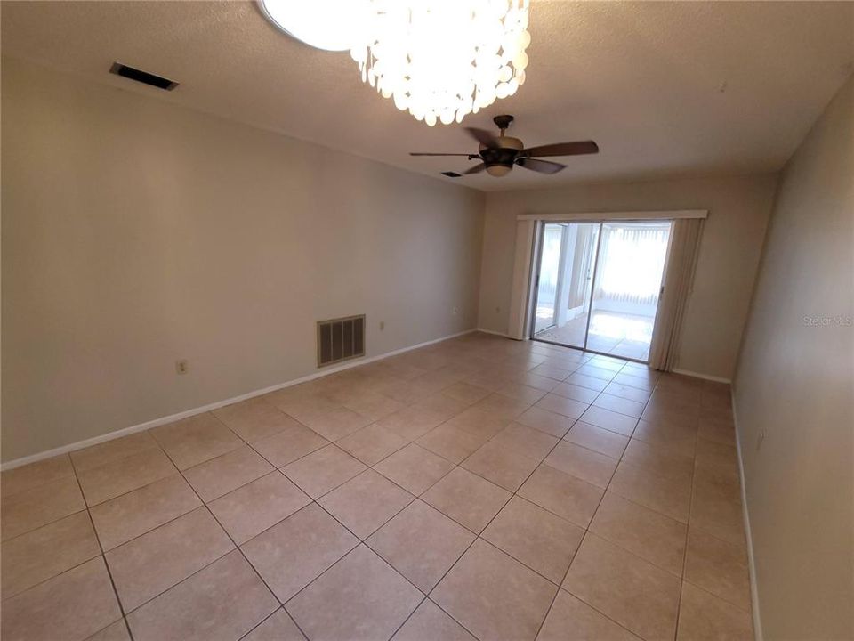 For Rent: $1,375 (2 beds, 2 baths, 1008 Square Feet)