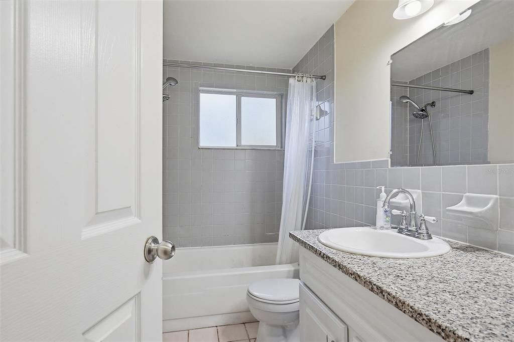 For Sale: $239,900 (3 beds, 1 baths, 1002 Square Feet)