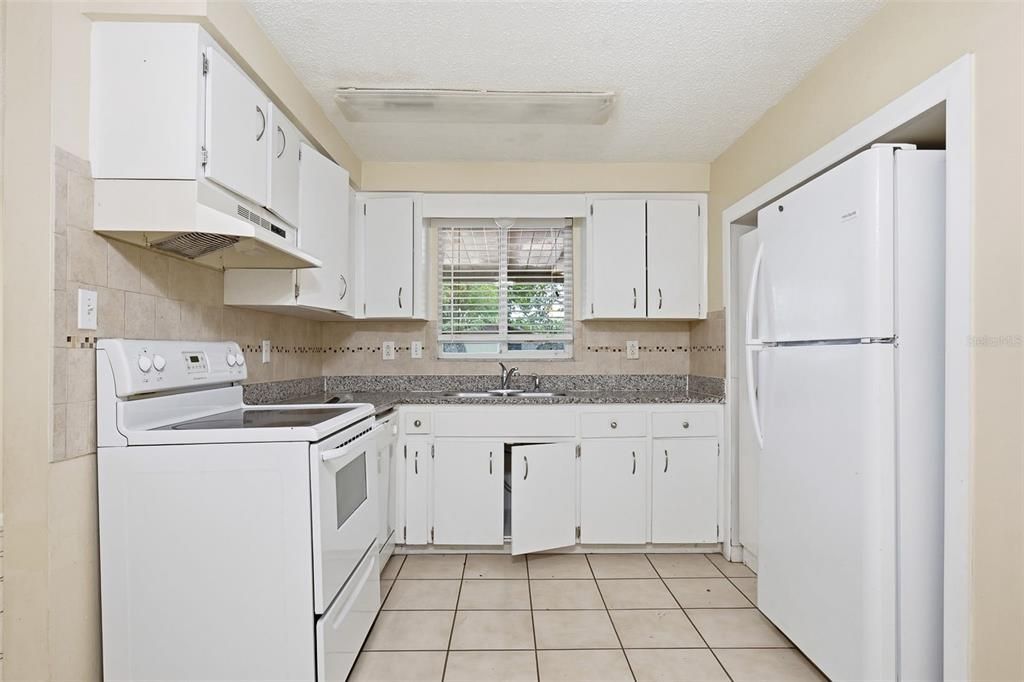 For Sale: $239,900 (3 beds, 1 baths, 1002 Square Feet)