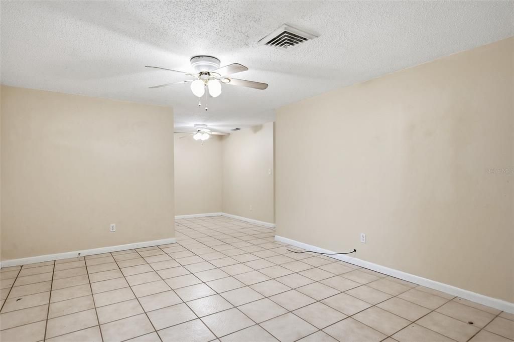 For Sale: $239,900 (3 beds, 1 baths, 1002 Square Feet)