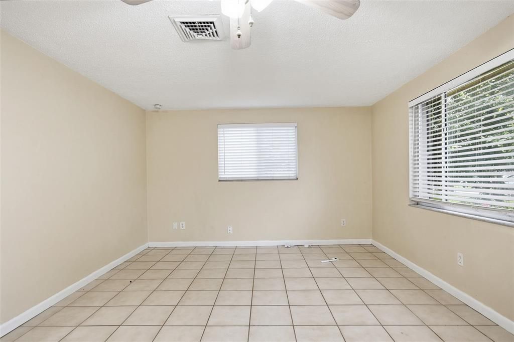 For Sale: $239,900 (3 beds, 1 baths, 1002 Square Feet)