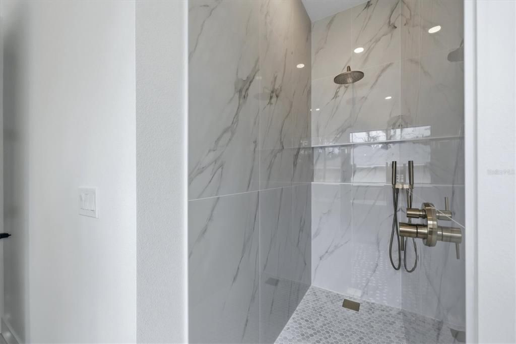 For Sale: $445,000 (4 beds, 2 baths, 1834 Square Feet)