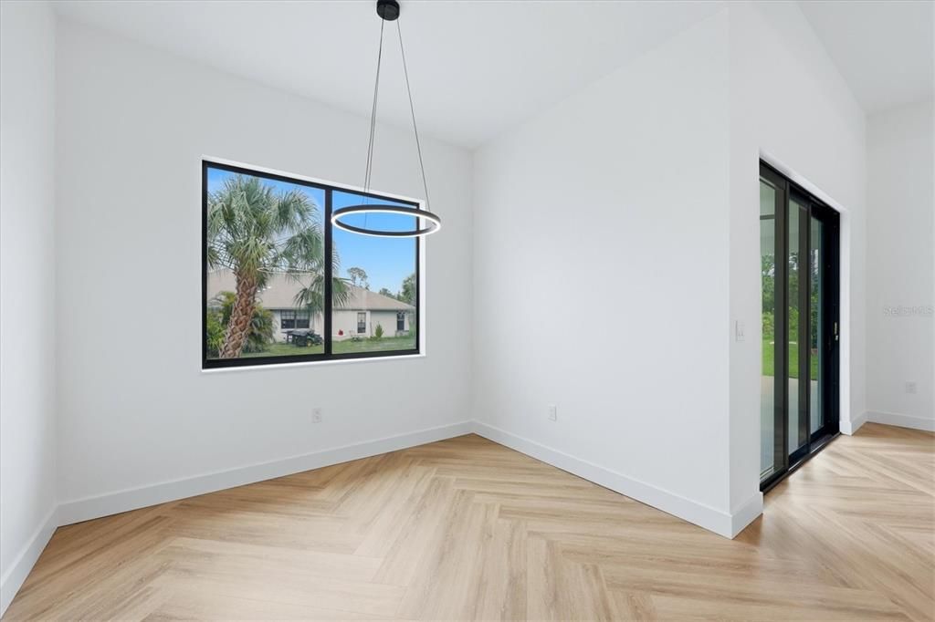 For Sale: $445,000 (4 beds, 2 baths, 1834 Square Feet)