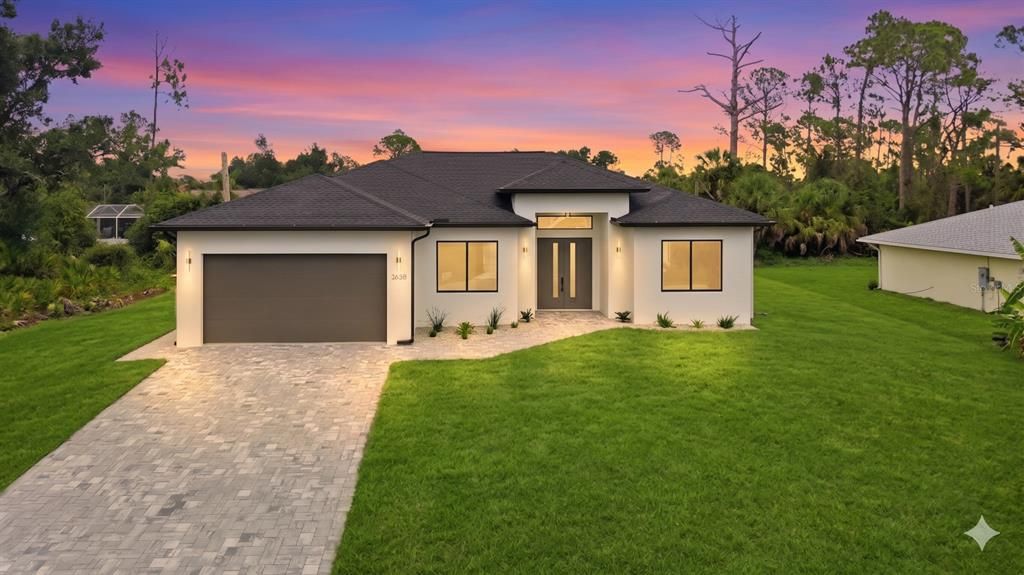 For Sale: $445,000 (4 beds, 2 baths, 1834 Square Feet)