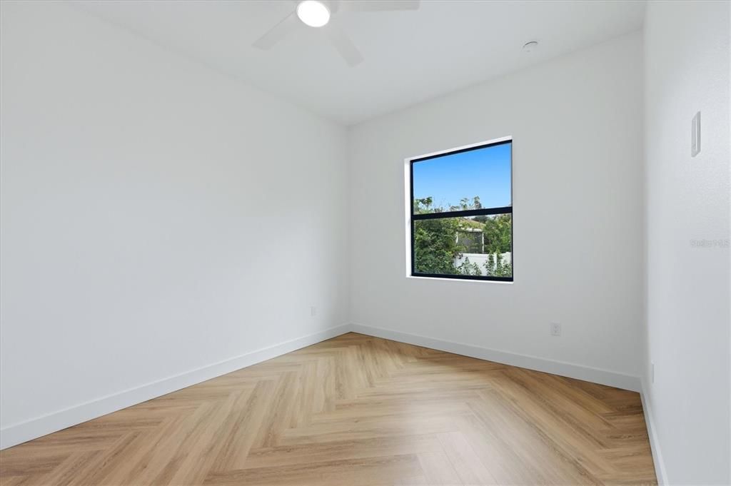 For Sale: $445,000 (4 beds, 2 baths, 1834 Square Feet)
