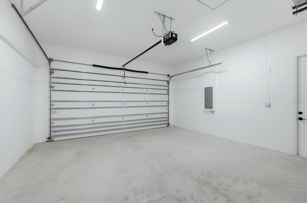 For Sale: $445,000 (4 beds, 2 baths, 1834 Square Feet)