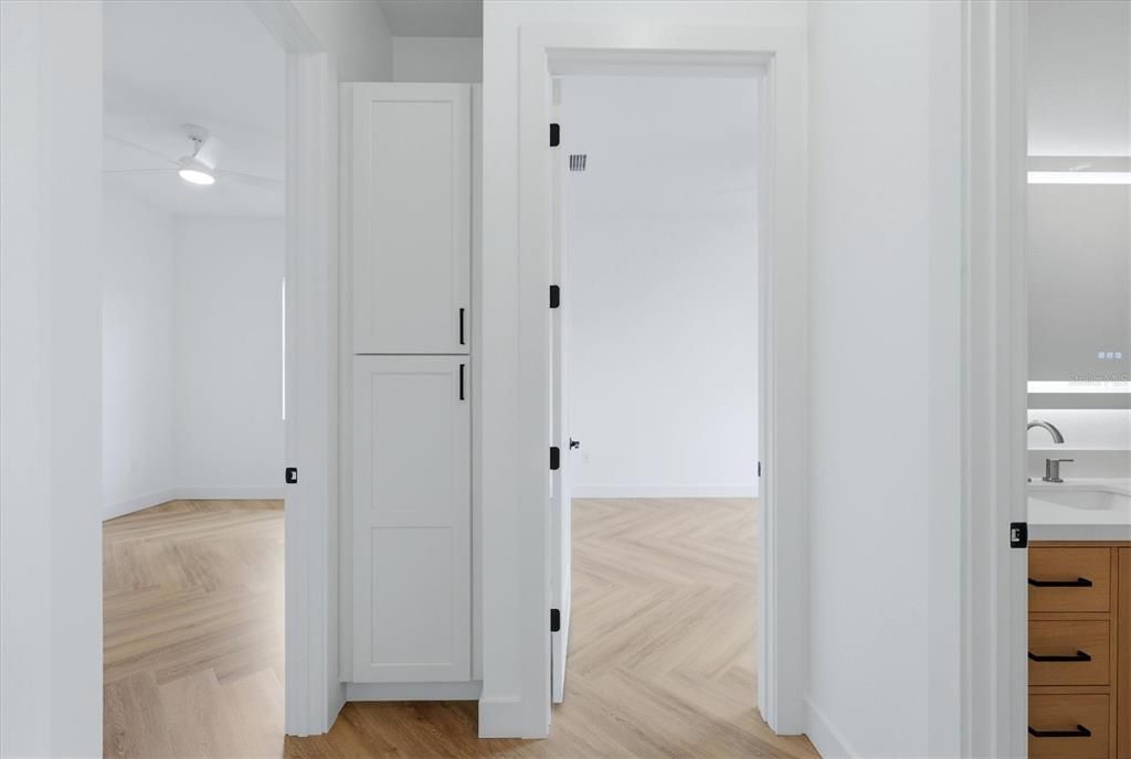 For Sale: $445,000 (4 beds, 2 baths, 1834 Square Feet)