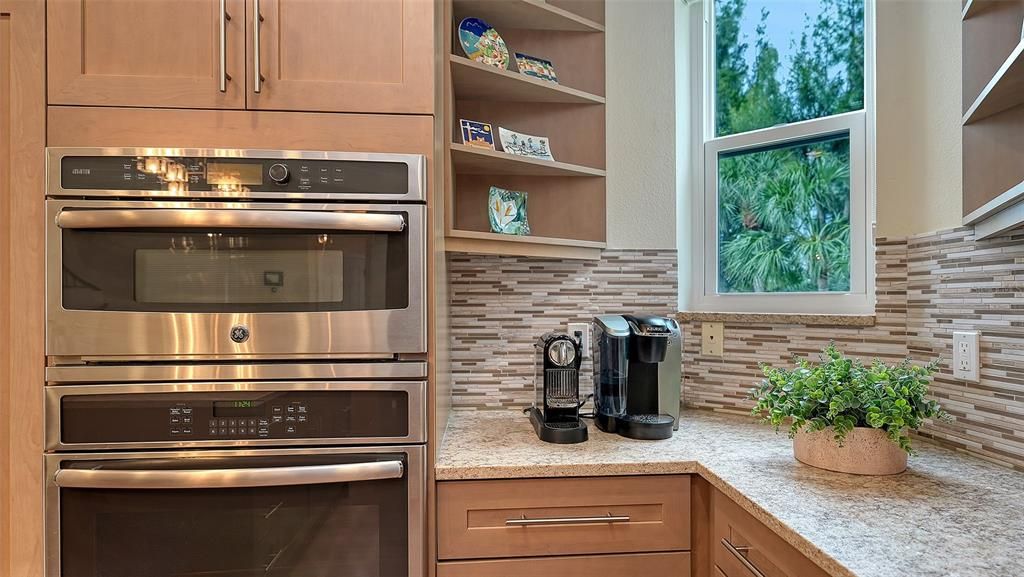 For Sale: $1,349,000 (3 beds, 3 baths, 2691 Square Feet)