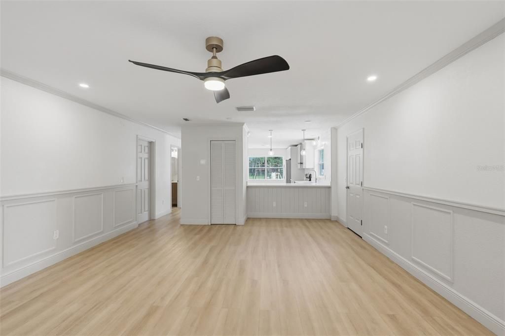 For Sale: $289,000 (3 beds, 2 baths, 1204 Square Feet)