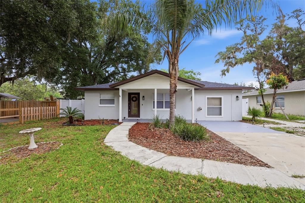 For Sale: $289,000 (3 beds, 2 baths, 1204 Square Feet)