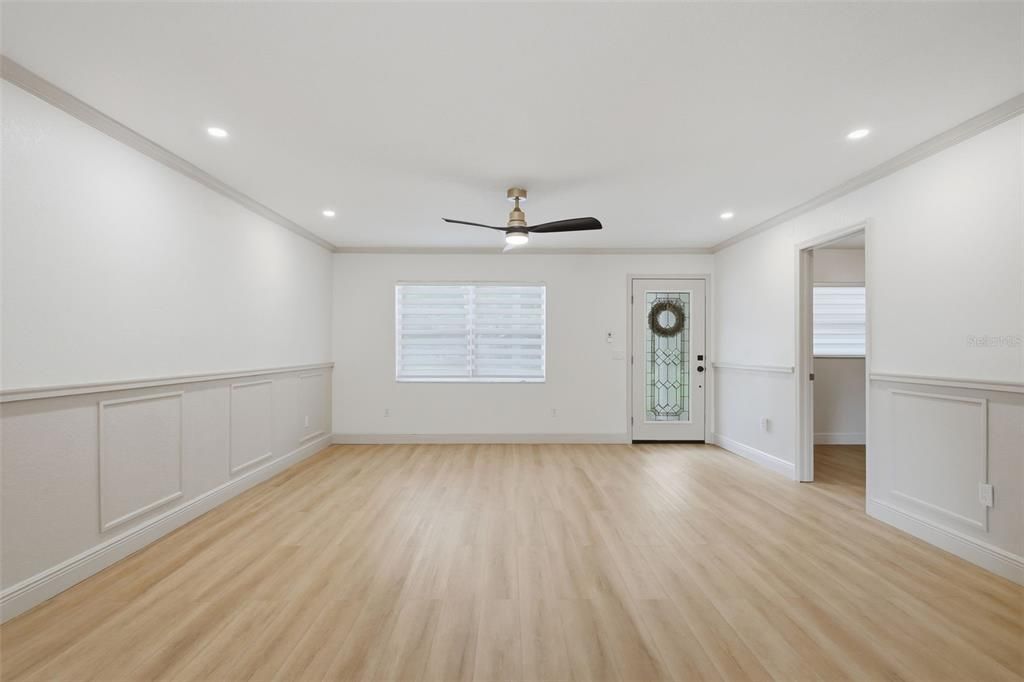 For Sale: $289,000 (3 beds, 2 baths, 1204 Square Feet)