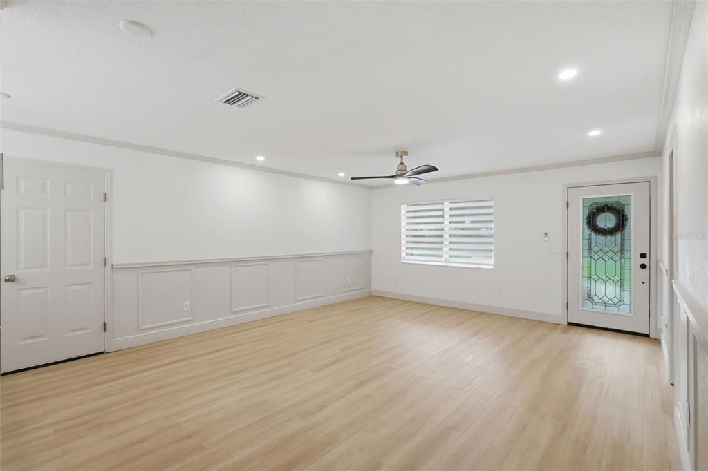 For Sale: $289,000 (3 beds, 2 baths, 1204 Square Feet)