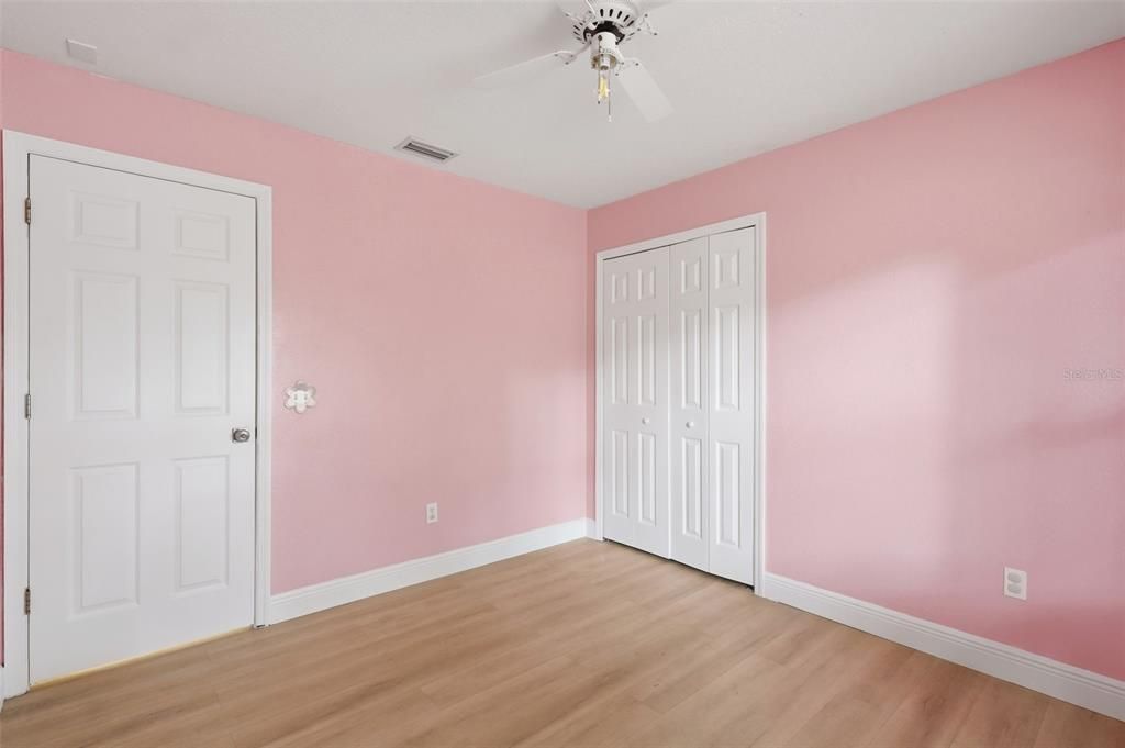 For Sale: $289,000 (3 beds, 2 baths, 1204 Square Feet)