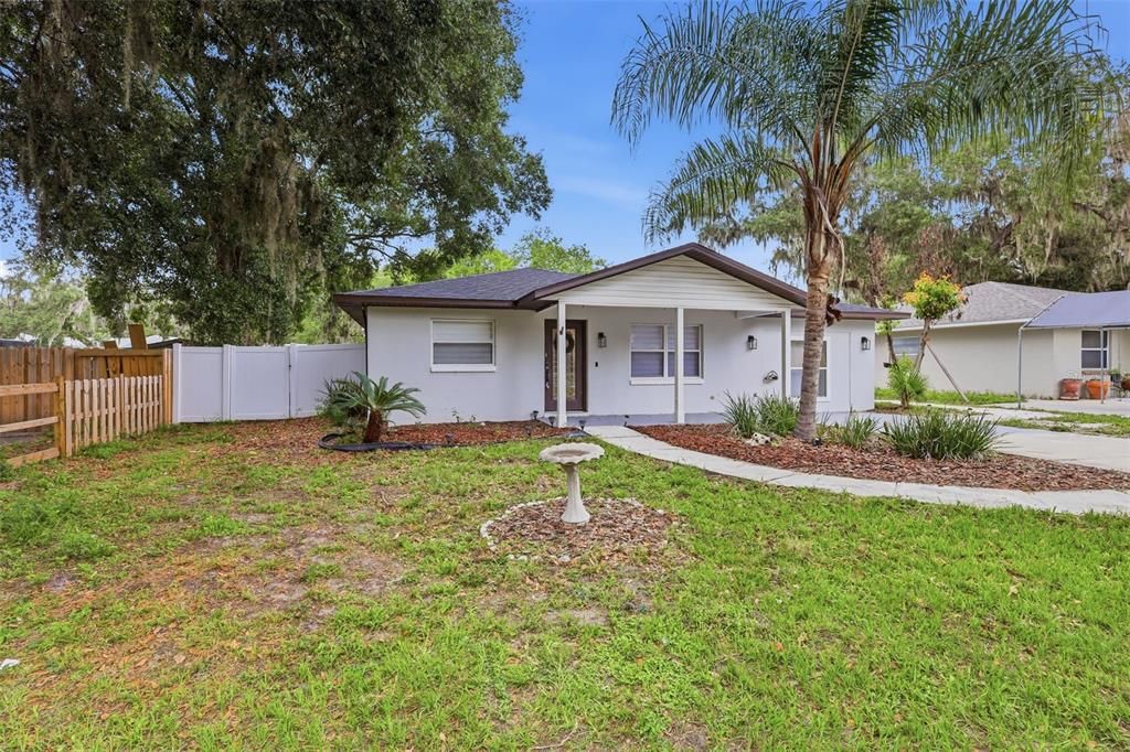 For Sale: $289,000 (3 beds, 2 baths, 1204 Square Feet)