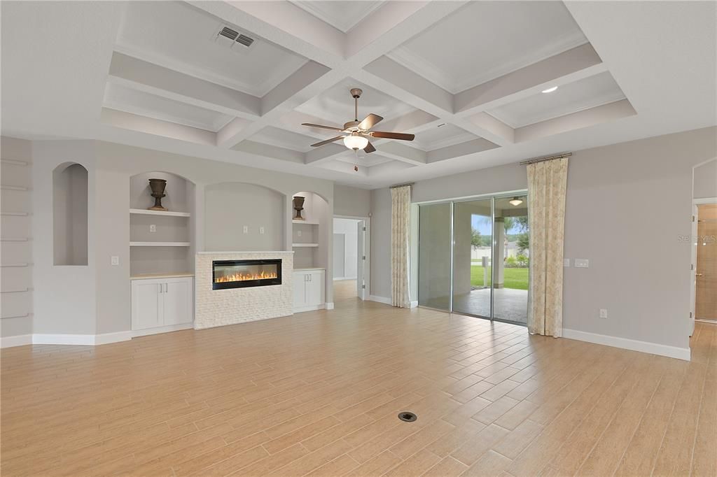 For Rent: $2,895 (3 beds, 3 baths, 2472 Square Feet)