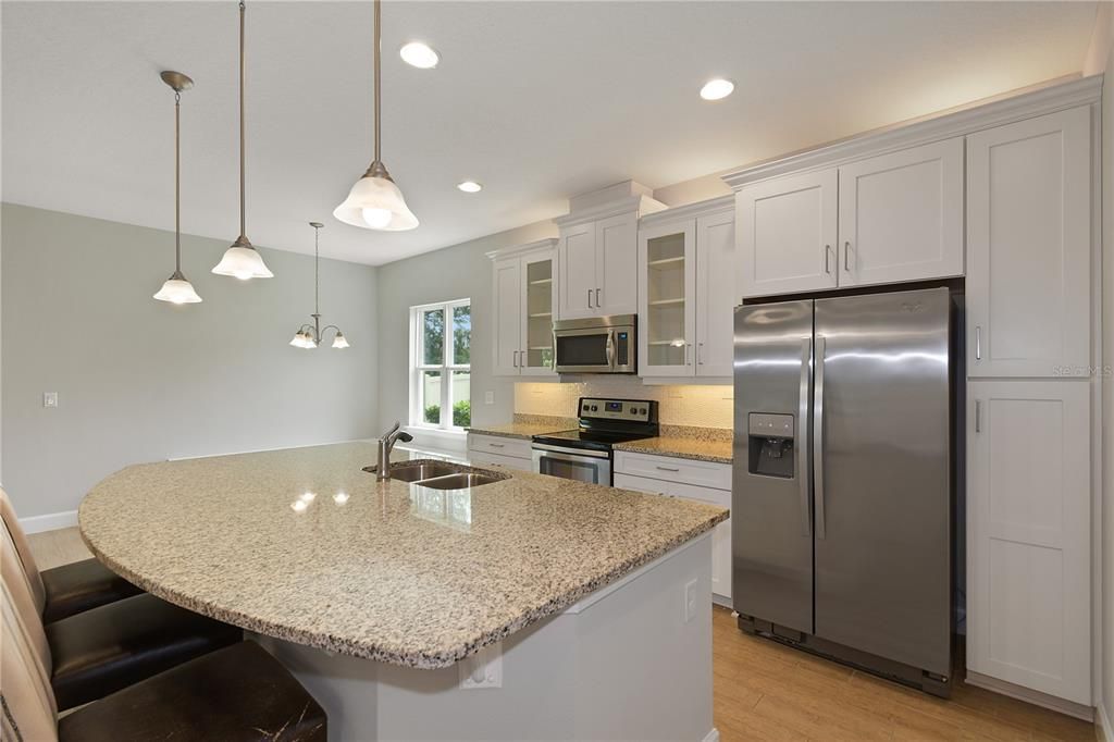 For Rent: $2,895 (3 beds, 3 baths, 2472 Square Feet)