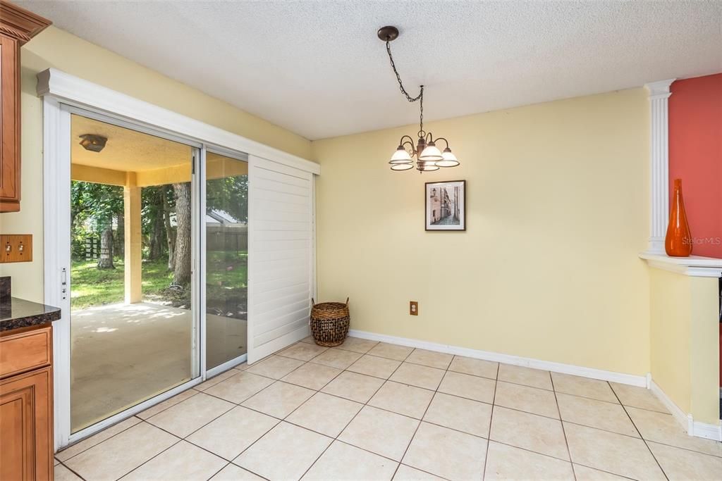 For Sale: $310,000 (4 beds, 2 baths, 1941 Square Feet)