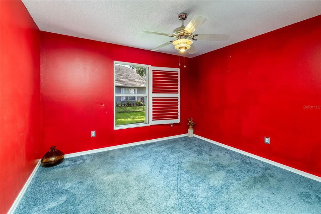 For Sale: $310,000 (4 beds, 2 baths, 1941 Square Feet)