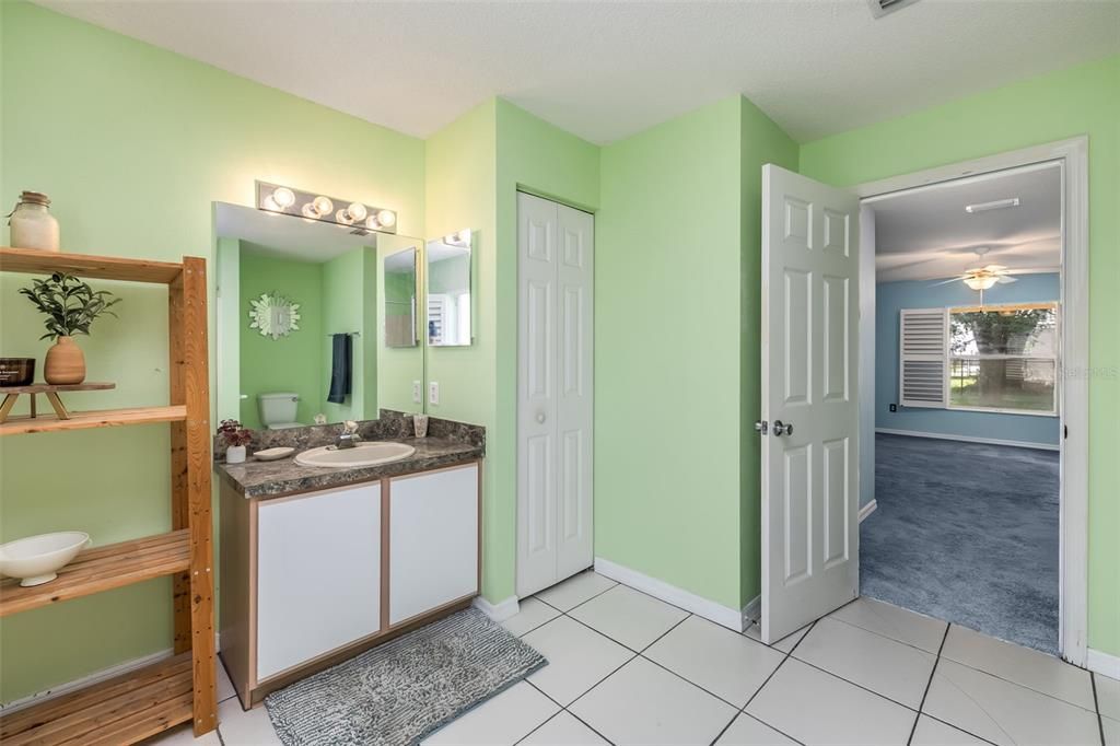 For Sale: $310,000 (4 beds, 2 baths, 1941 Square Feet)