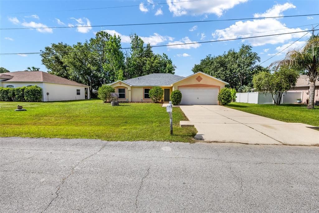 For Sale: $310,000 (4 beds, 2 baths, 1941 Square Feet)