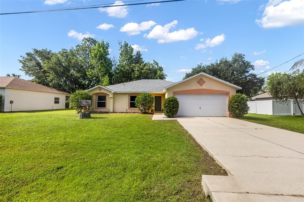 For Sale: $310,000 (4 beds, 2 baths, 1941 Square Feet)
