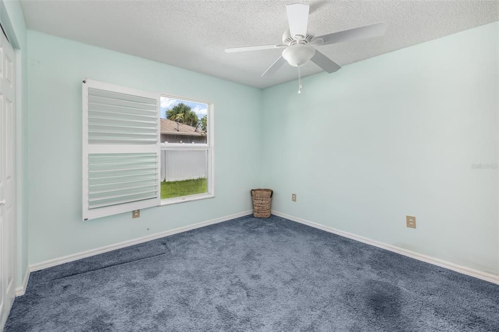For Sale: $310,000 (4 beds, 2 baths, 1941 Square Feet)