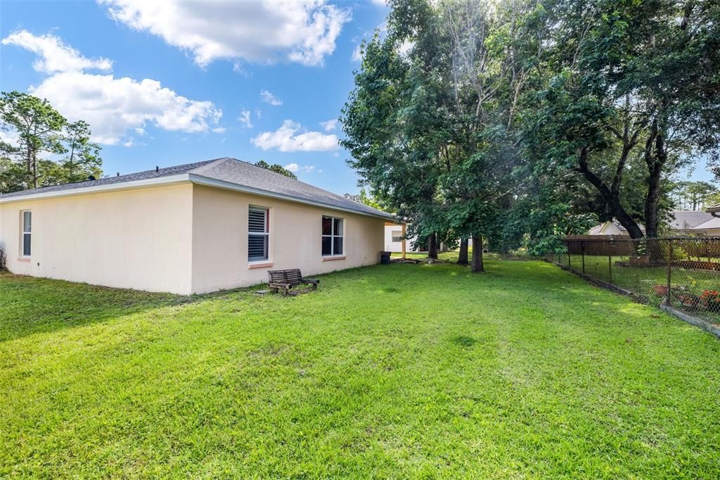 For Sale: $310,000 (4 beds, 2 baths, 1941 Square Feet)
