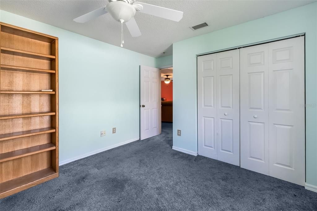 For Sale: $310,000 (4 beds, 2 baths, 1941 Square Feet)