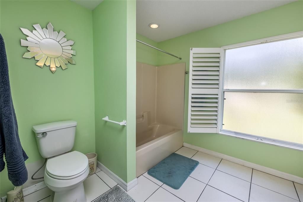 For Sale: $310,000 (4 beds, 2 baths, 1941 Square Feet)