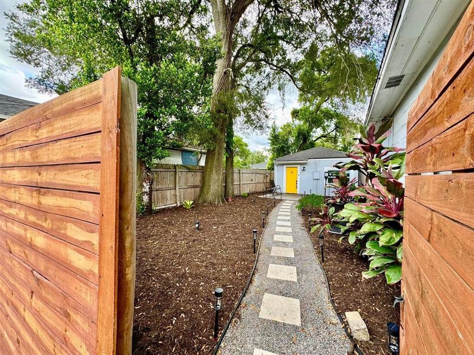 For Rent: $1,200 (0 beds, 1 baths, 360 Square Feet)